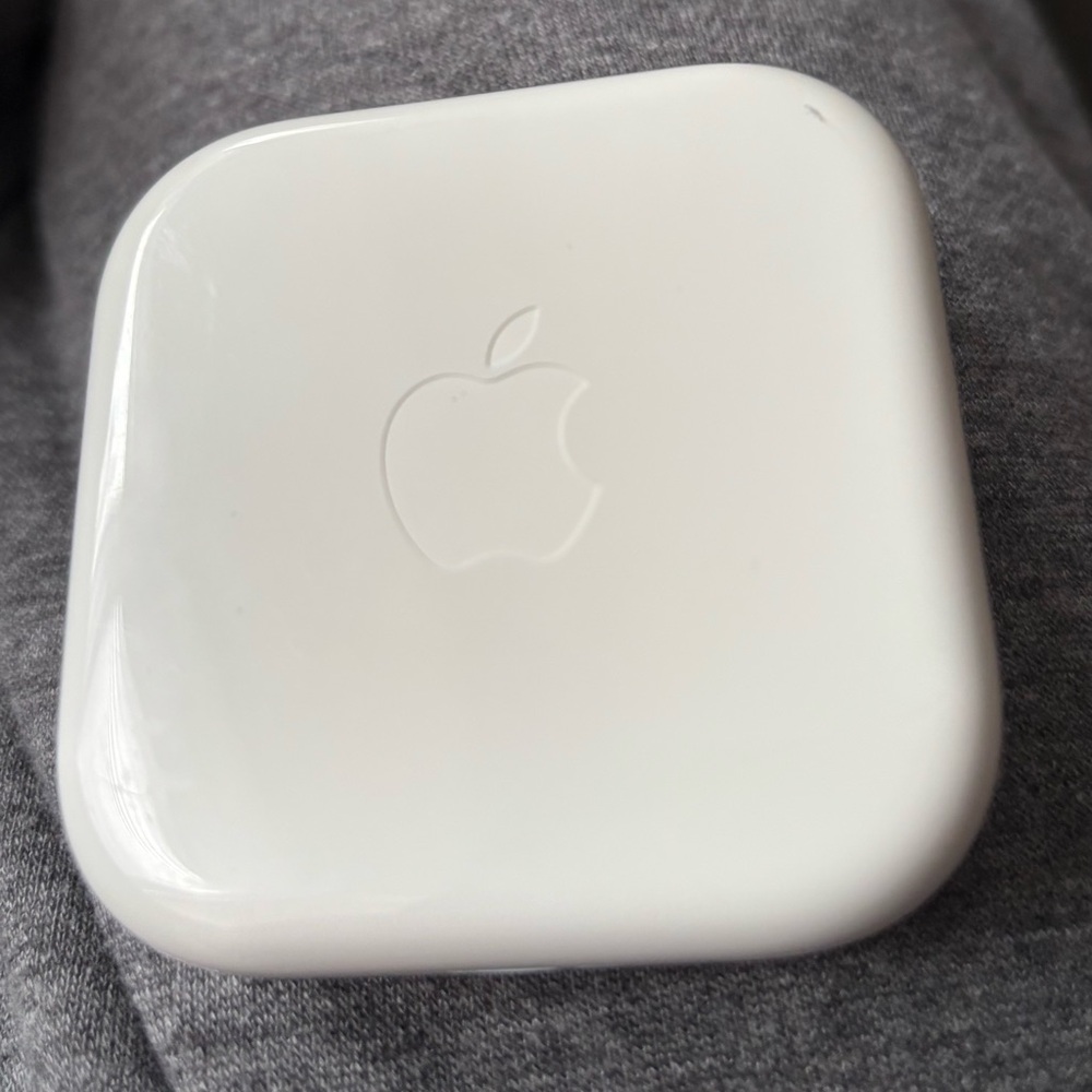 Apple EarPods with White Case - Picture 3 of 3